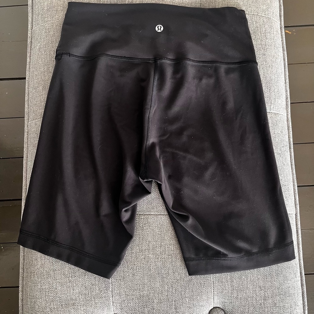 Lululemon Wunder Train 8” black shorts, Size 8